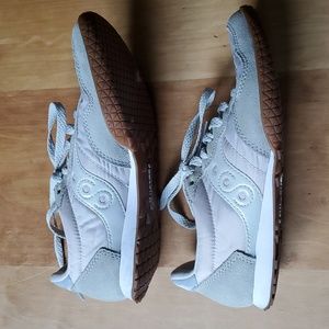Saucony Women's Bullet Sneaker sz 7.5 white/grey